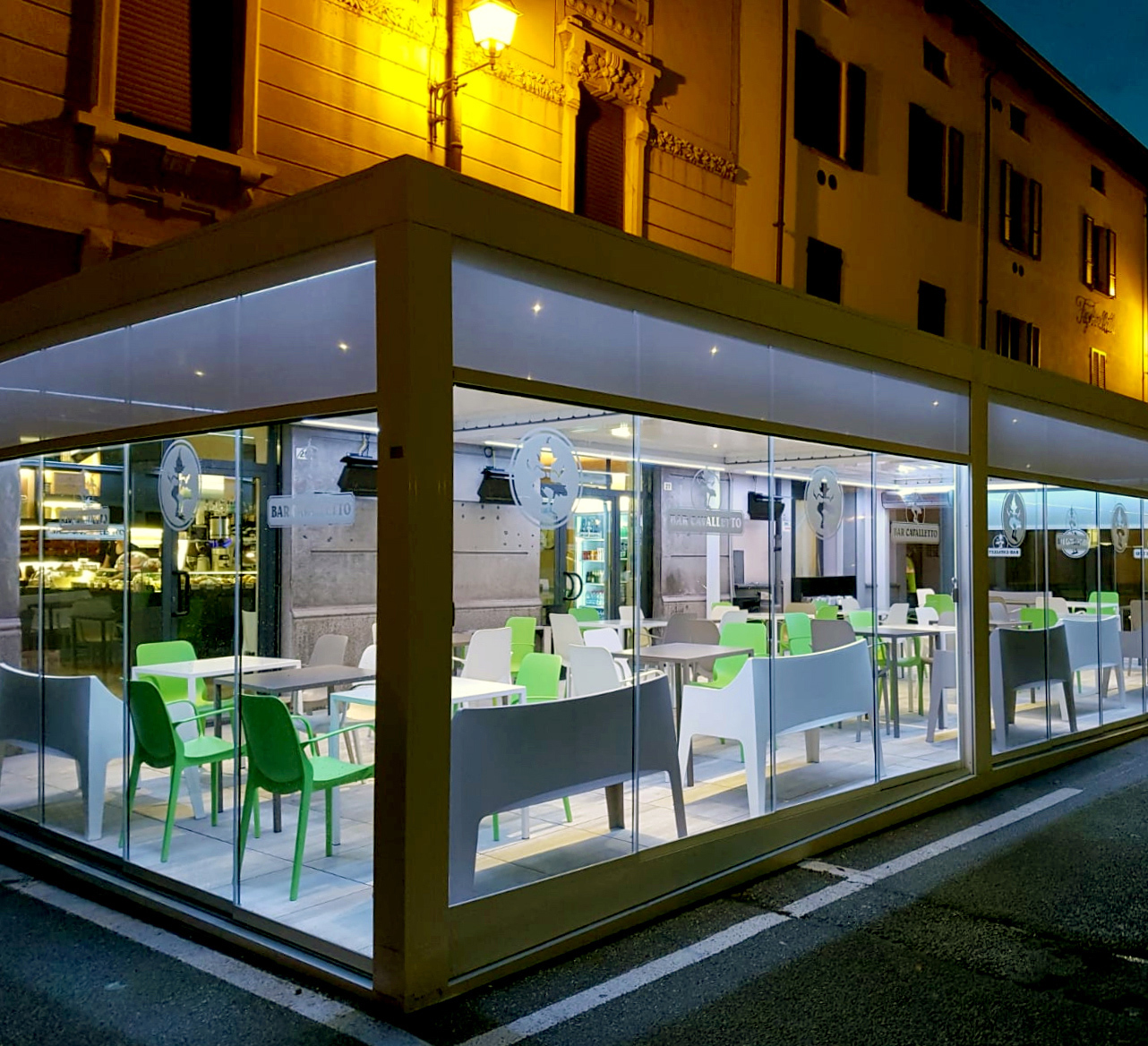 Vetrate su Binari per Bar